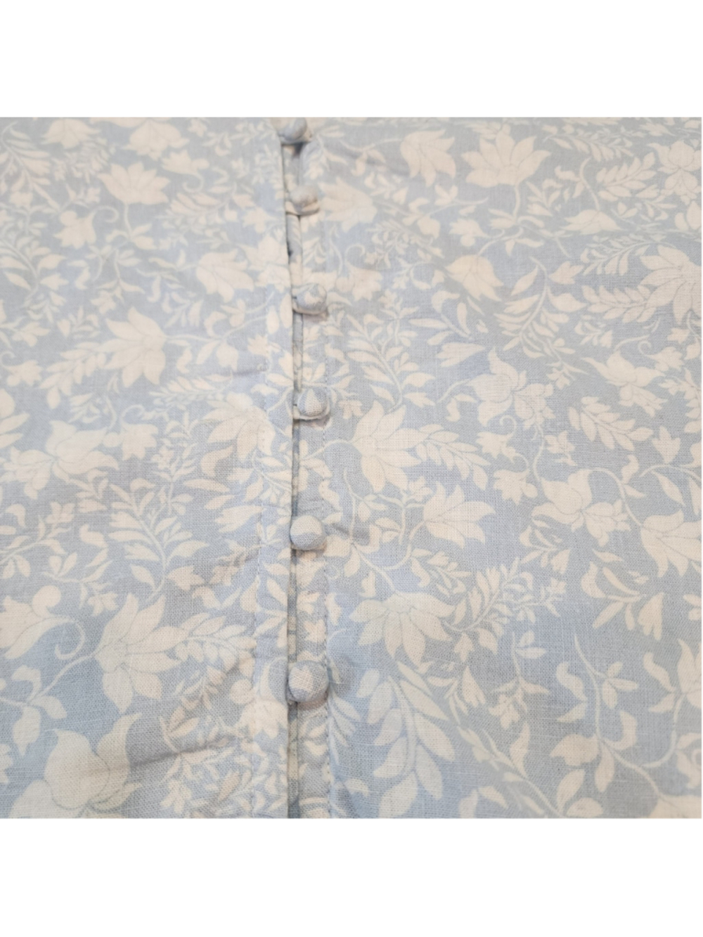 Joie 2x linen blend blue white floral button v cottage - Picture 2 of 8